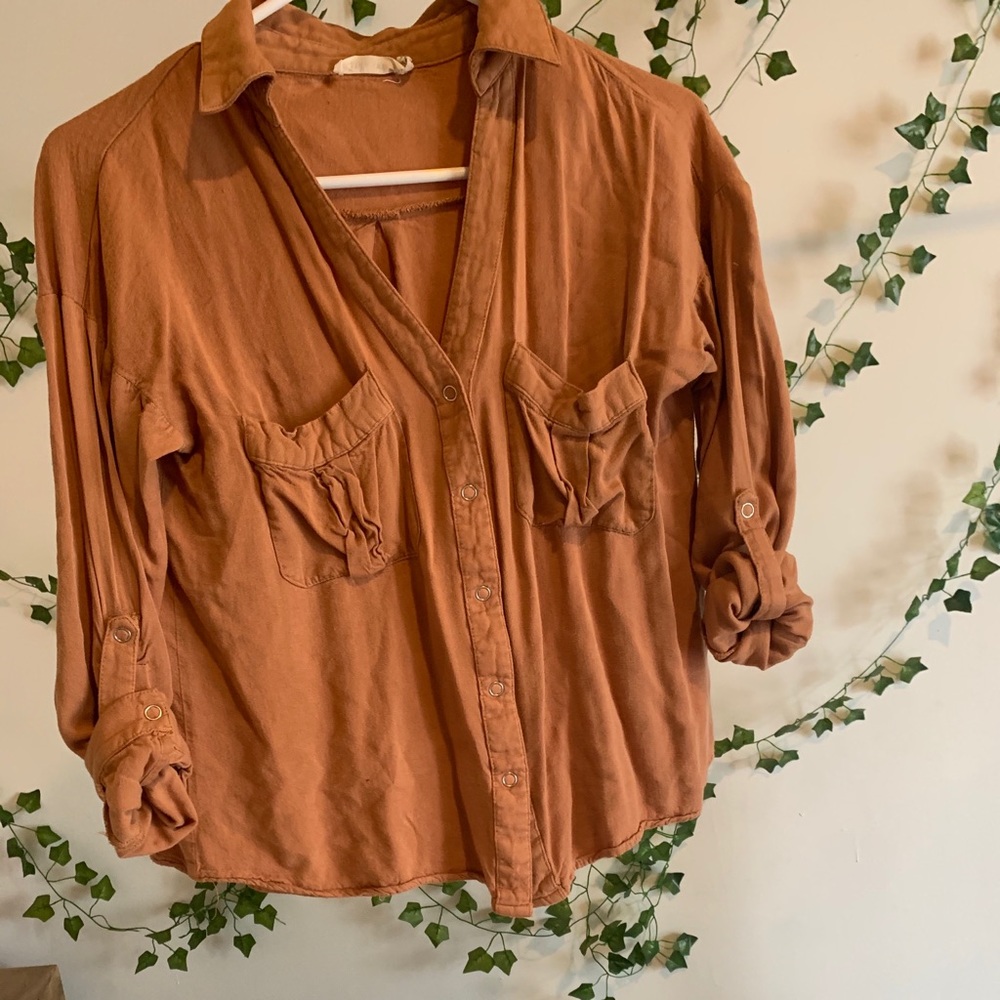 V-neck button down top🦊🍂 - Picture 2 of 5